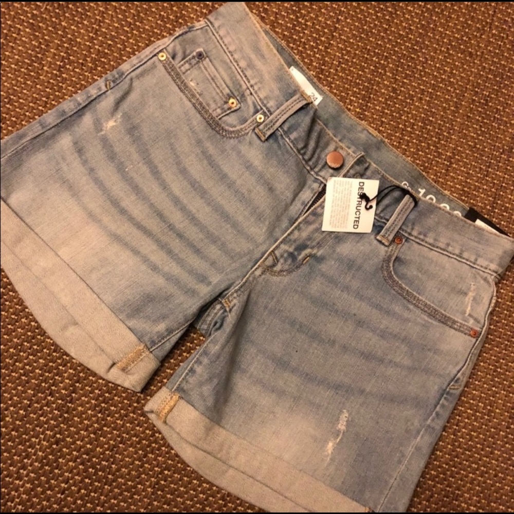 NWT Gap denim shorts